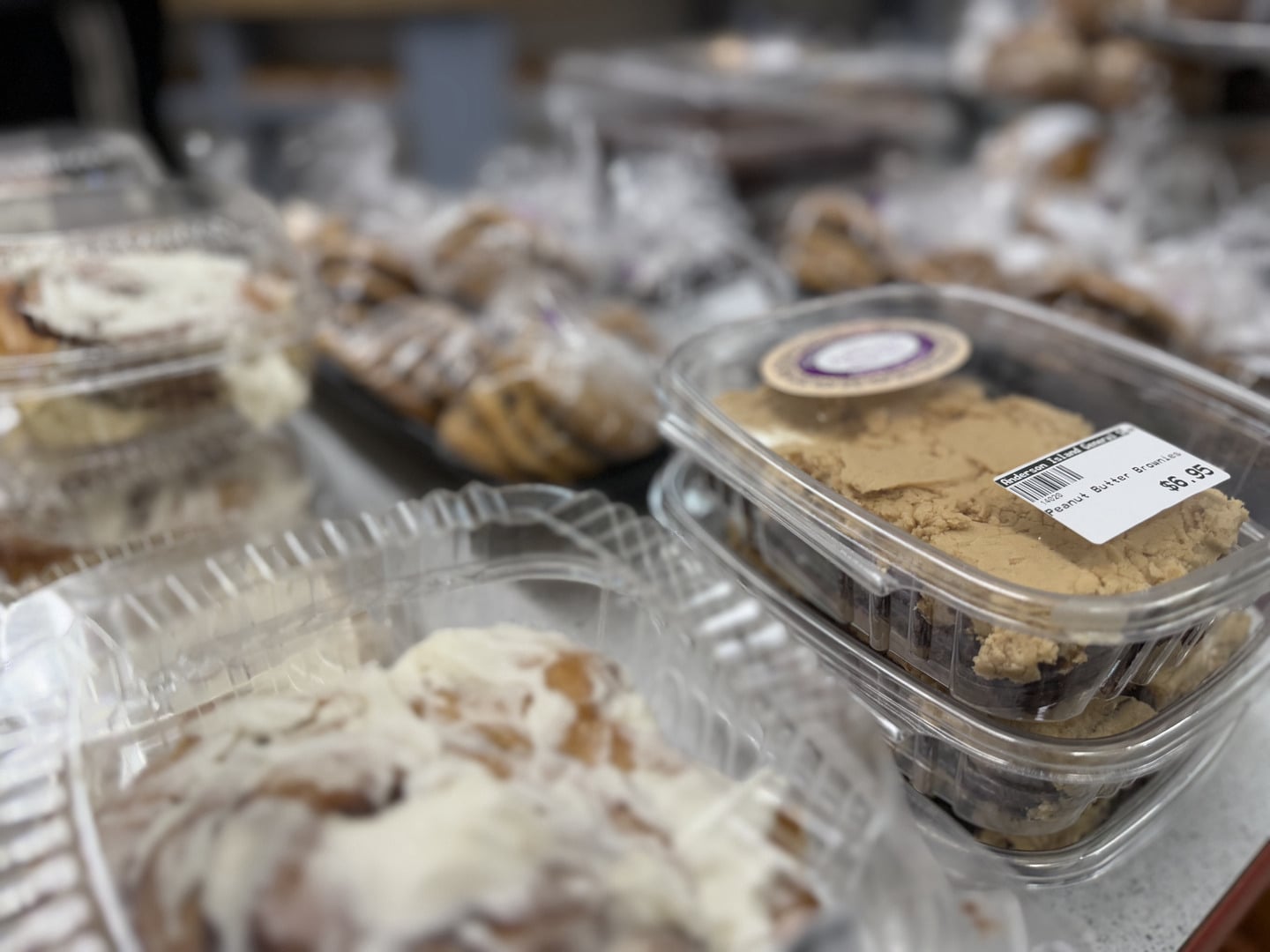 desserts, brownies, chocolate, cinnamon rolls